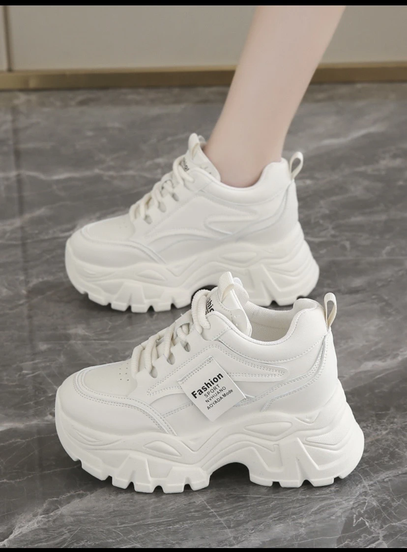 Ayollar oyoq kiyimlari rasm 2