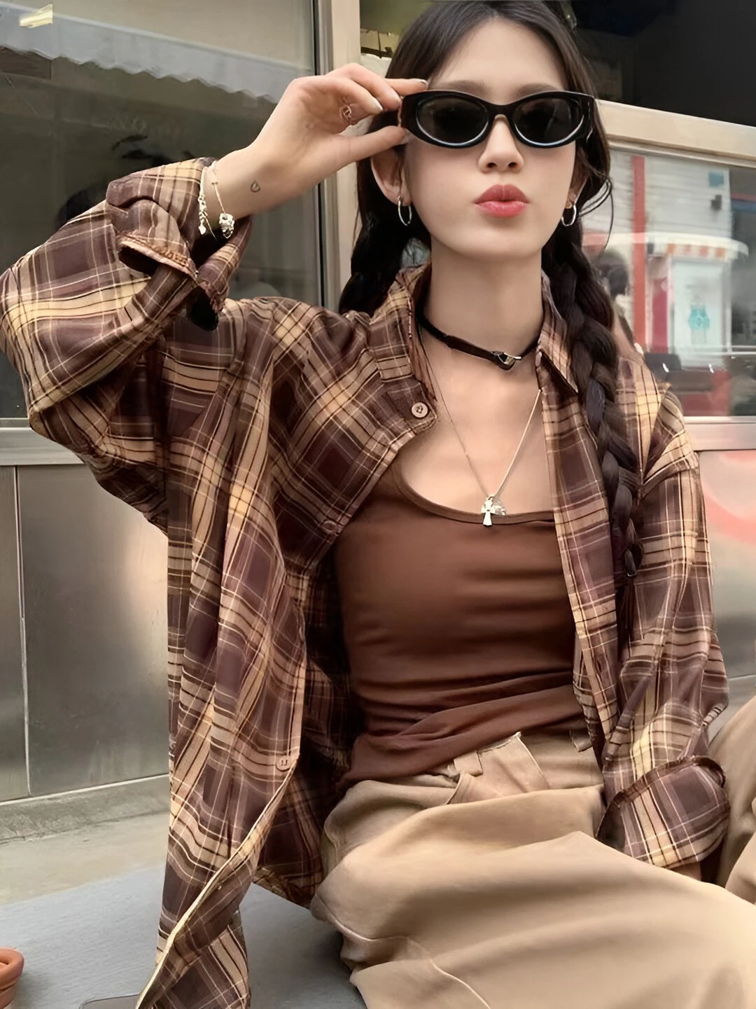 Ayollar rubashkasi katak ko'ylak tugmali