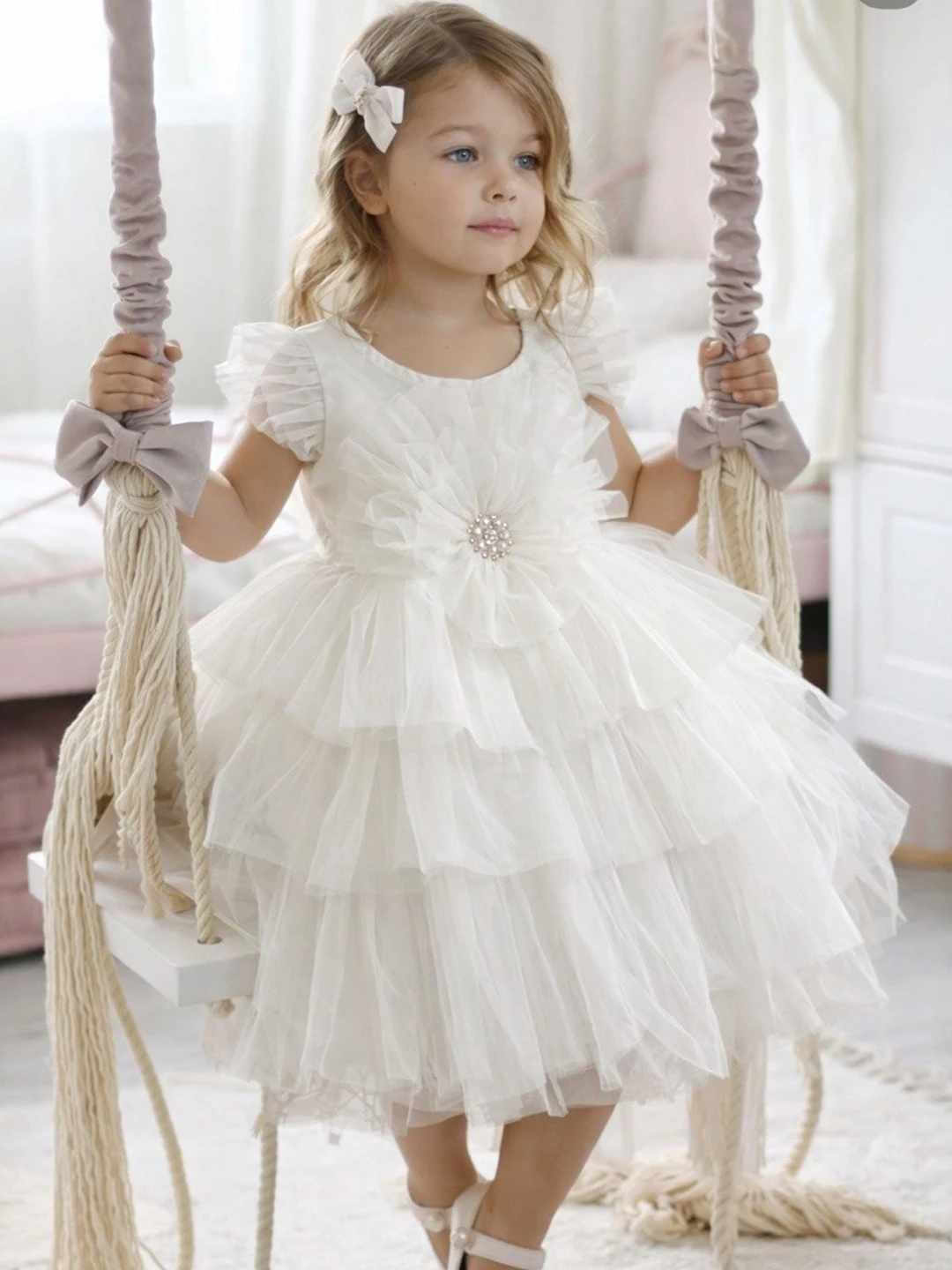 1-9 yoshli qizlar uchun bayramona liboslar, yevrofatindan bezatilgan bolalar liboslari