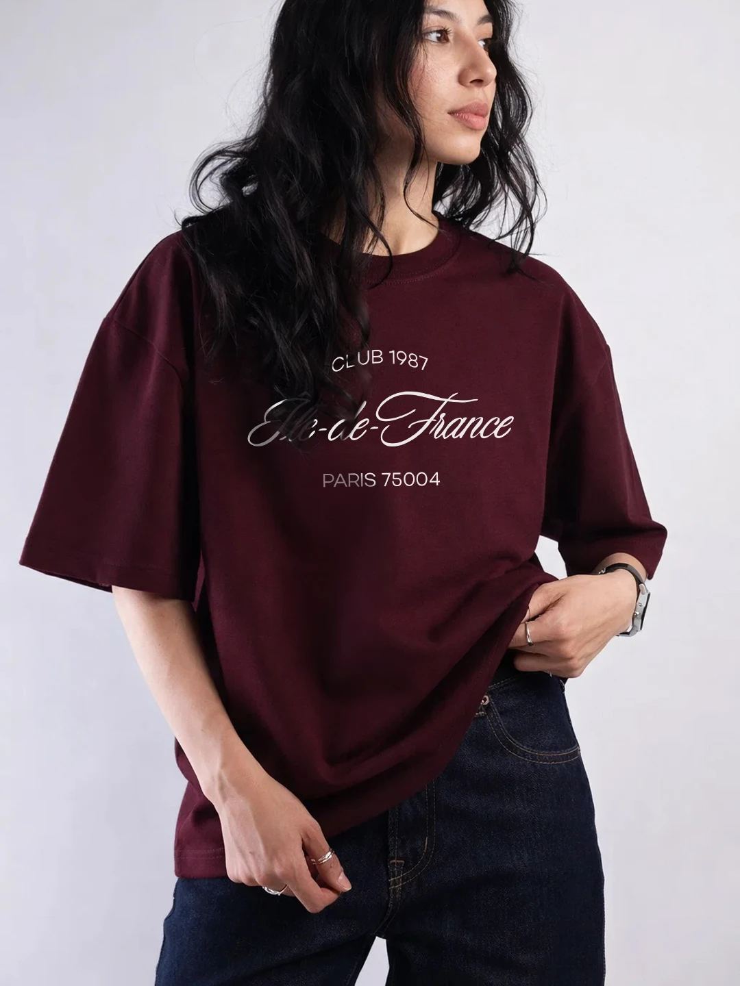 Katta o‘lchamli ayollar futbolkasi