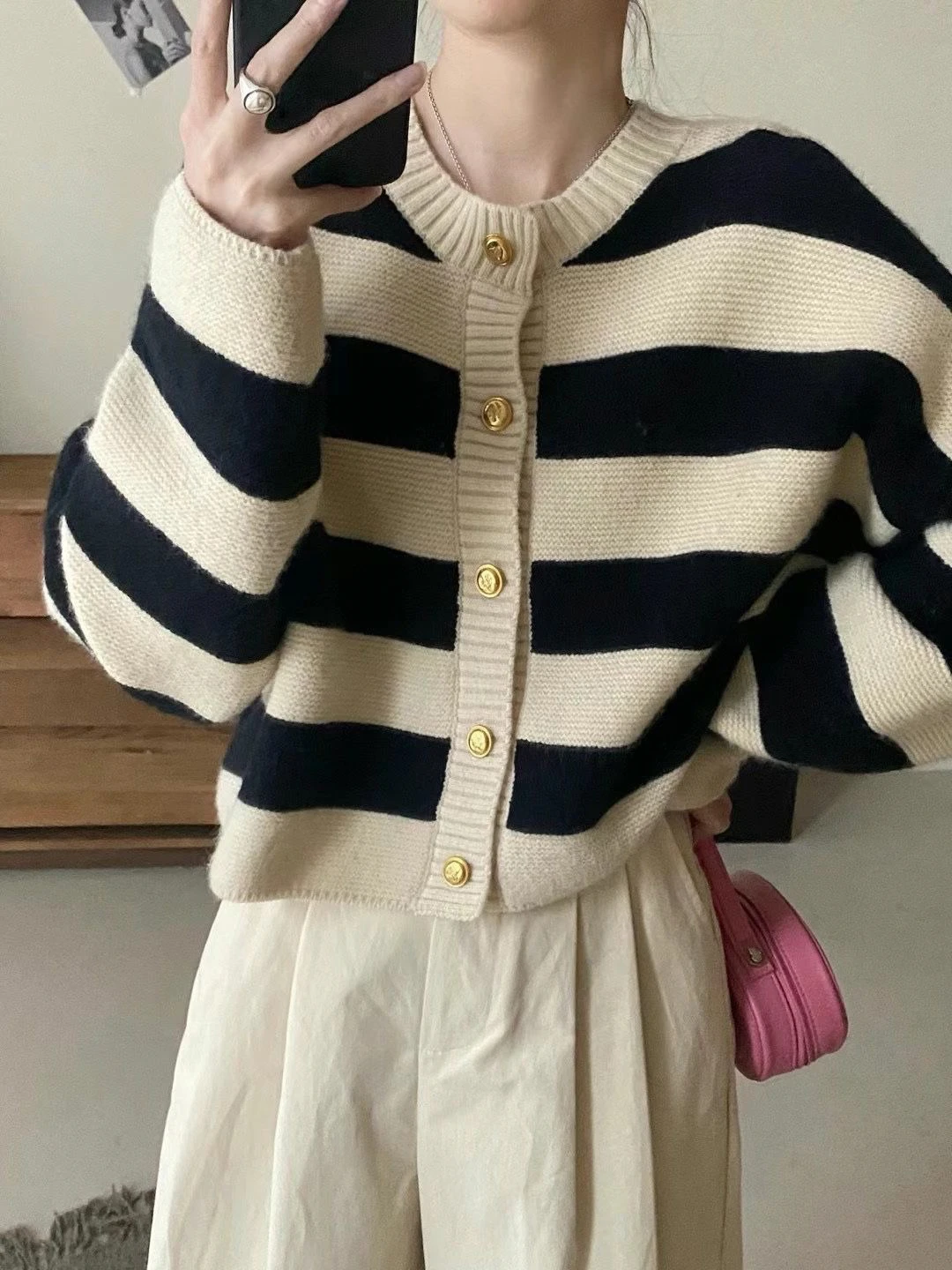 Zamonaviy ayollar kardigani – qalin chiziqli va issiq jemfer rasm 3